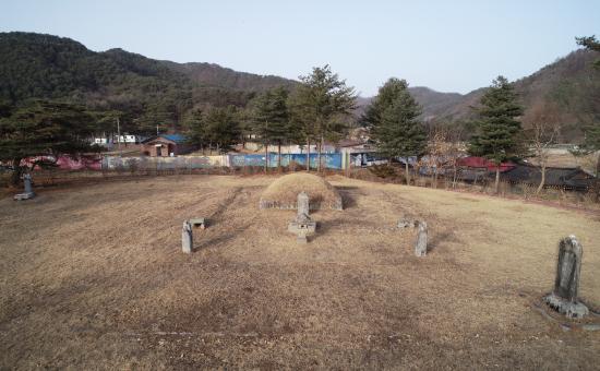 김효성묘역(능뜰공원) 상세페이지 - 관광명소 - 홍천관광 - 홍천군 문화관광포털