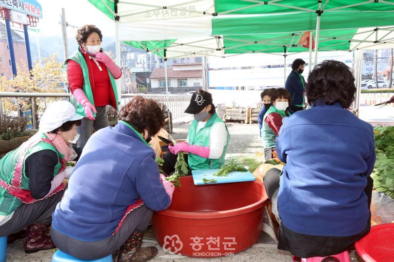 홍천군새마을부녀회 사랑의 반찬나눔 행사 (4월 21일) 의 사진
