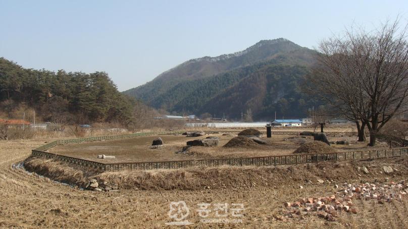 기념물 제56호 홍천 군업리 지석묘군 의 사진