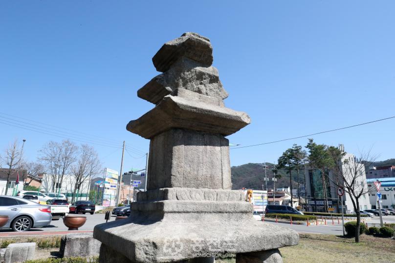 보물 제540호 홍천 괘석리 사사자삼층석탑 의 사진