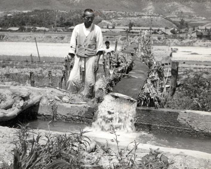 1968년 와동리 양수작업 의 사진