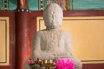 Seated Stone Buddha in Mulgeol-ri, Hongcheon-gun